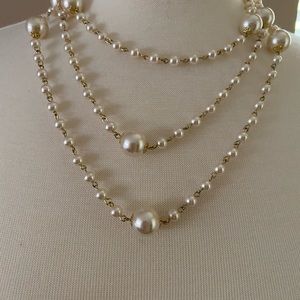 Pearl necklace acrylic 60”